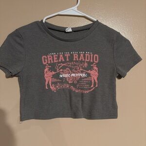 SHEIN Gray and Pink Graphic Kids Crop Top